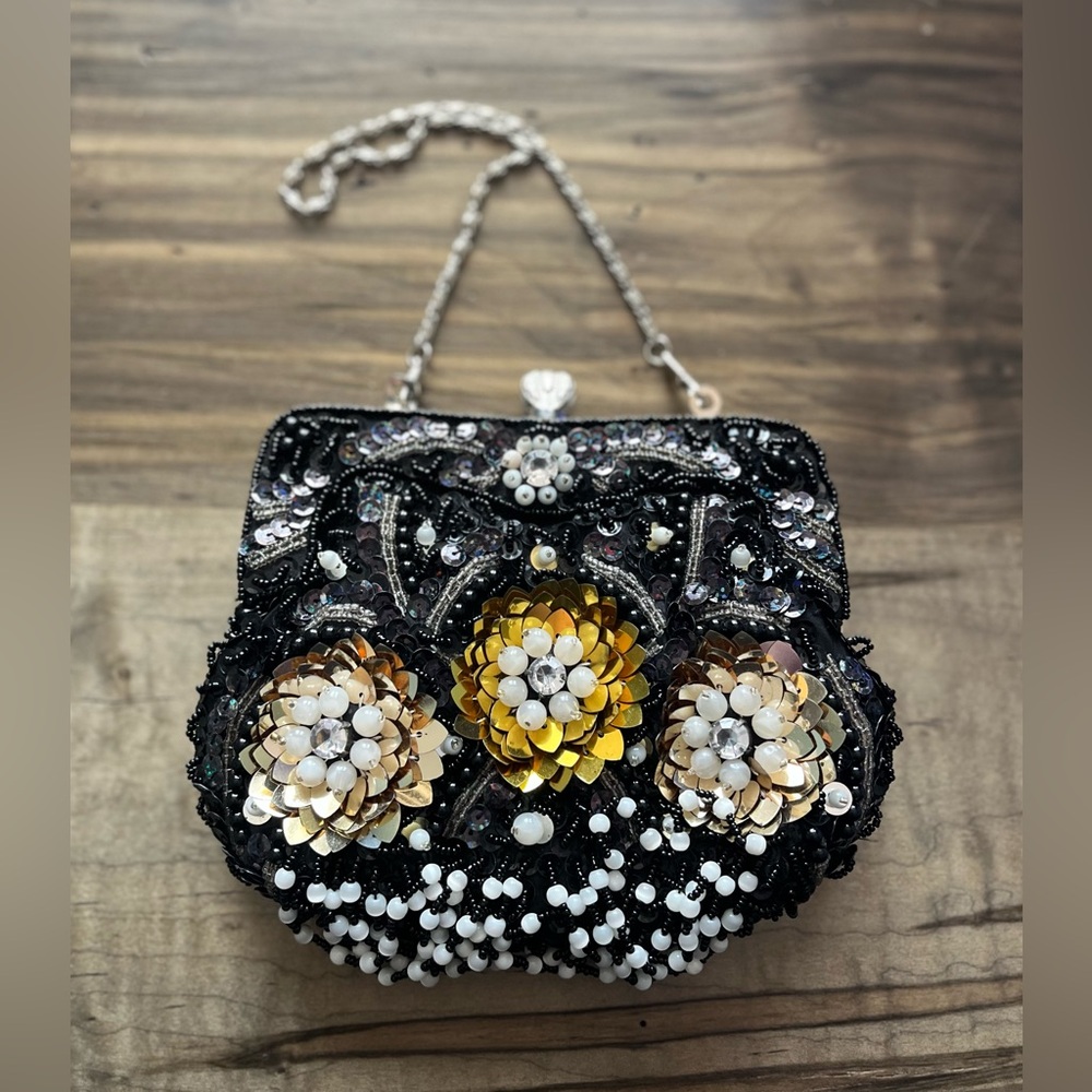 Elegant Black‎ Evening Bag Great Detail Beading. Beautiful!